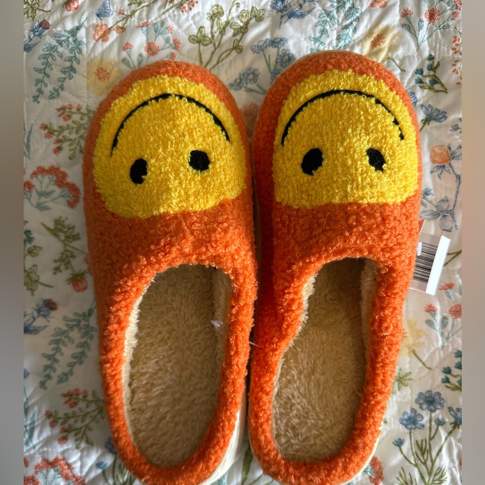 Women’s Slippers Size 9-10, Large, NWT